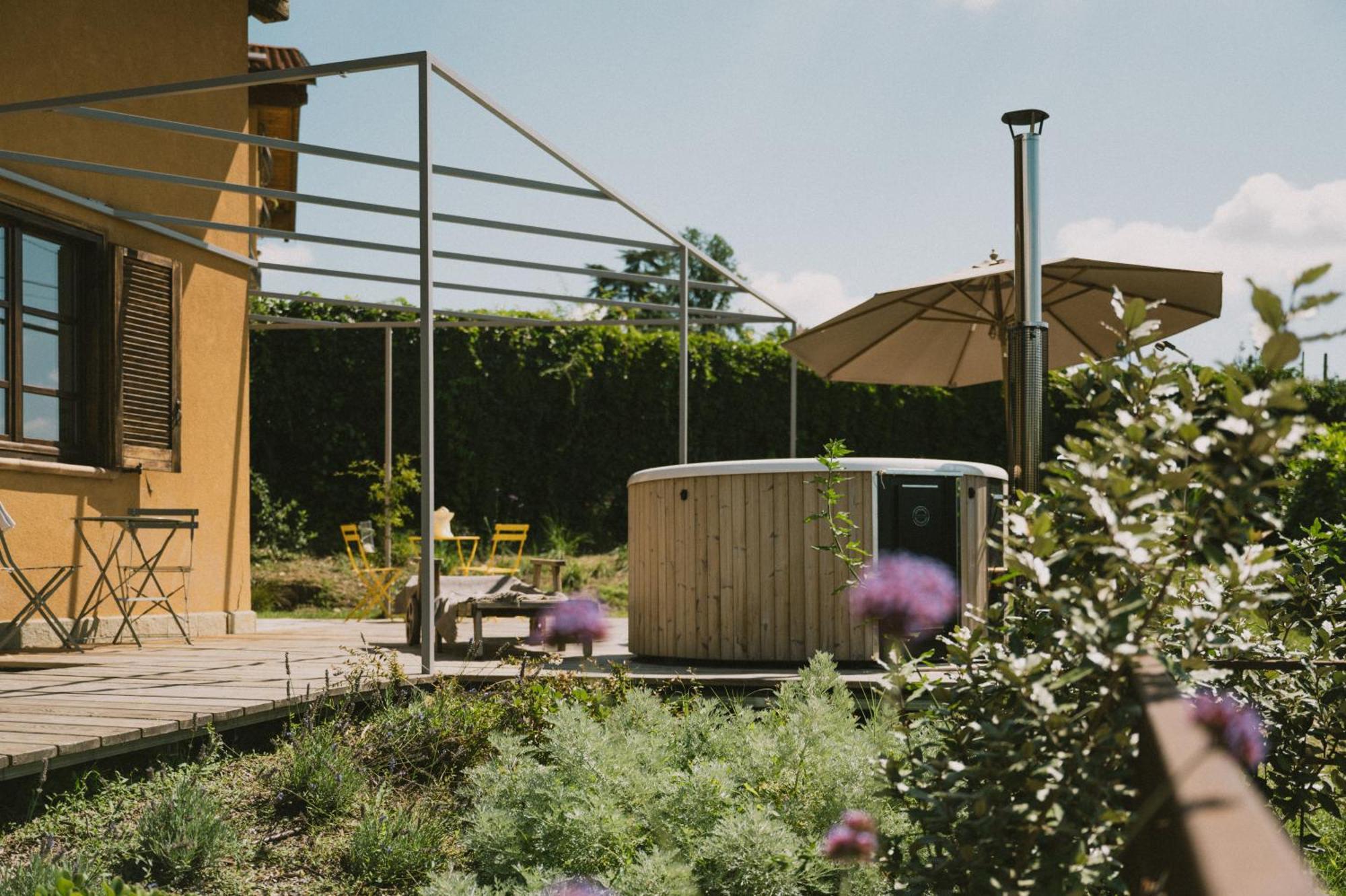 Casa Kiko Pecetto Bed & Breakfast Exterior photo